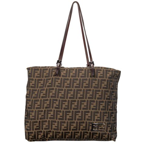 fendi roll tote medium|Altro.